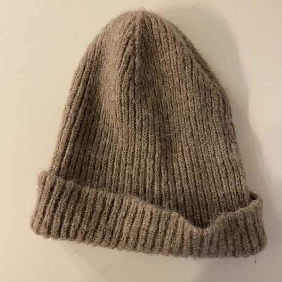 **$5 SALE** Zara Grey Knit Beanie - Picture 1 of 1